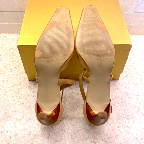 Bata tan 10B heeled shoes - Picture 7 of 8